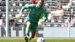 希顿：我仍然有强烈的比赛渴望 为球队提供支持是我职责的一部分